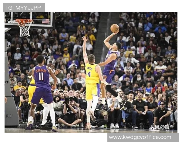 季前赛湖人勇士精彩对决回顾与精彩瞬间集锦分析
